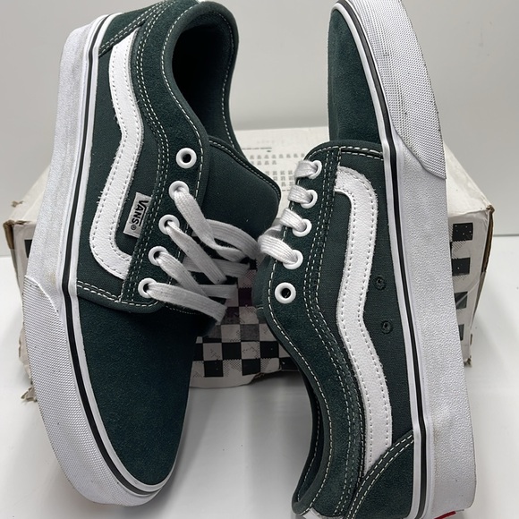 Vans Men’s Kyle Walker
Navy/Stv Navy
VN0A5JIENGJ
Sneakers - Picture 11 of 16